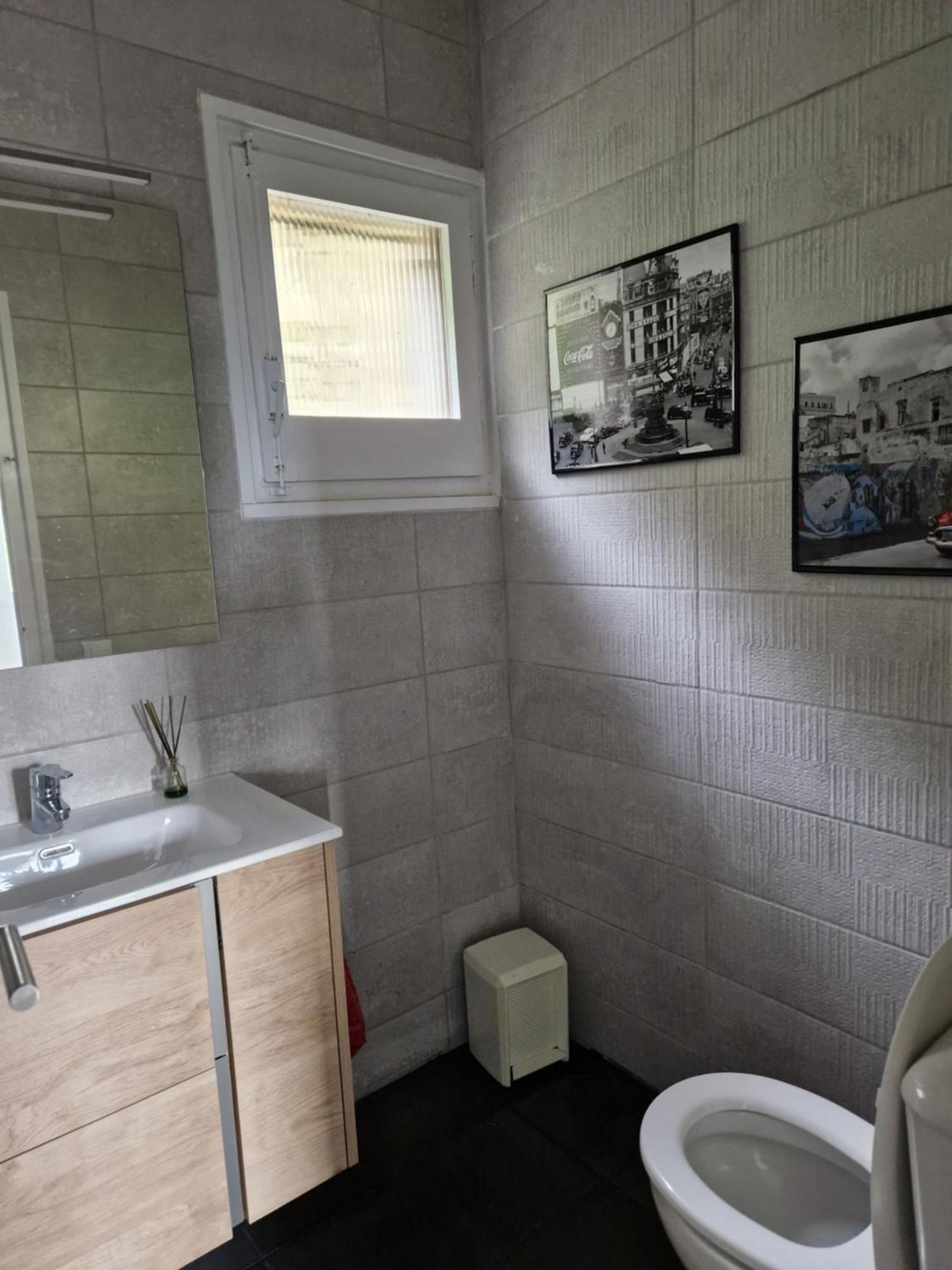 200 M2 5 Chambres, Piscine, Vue Sur *